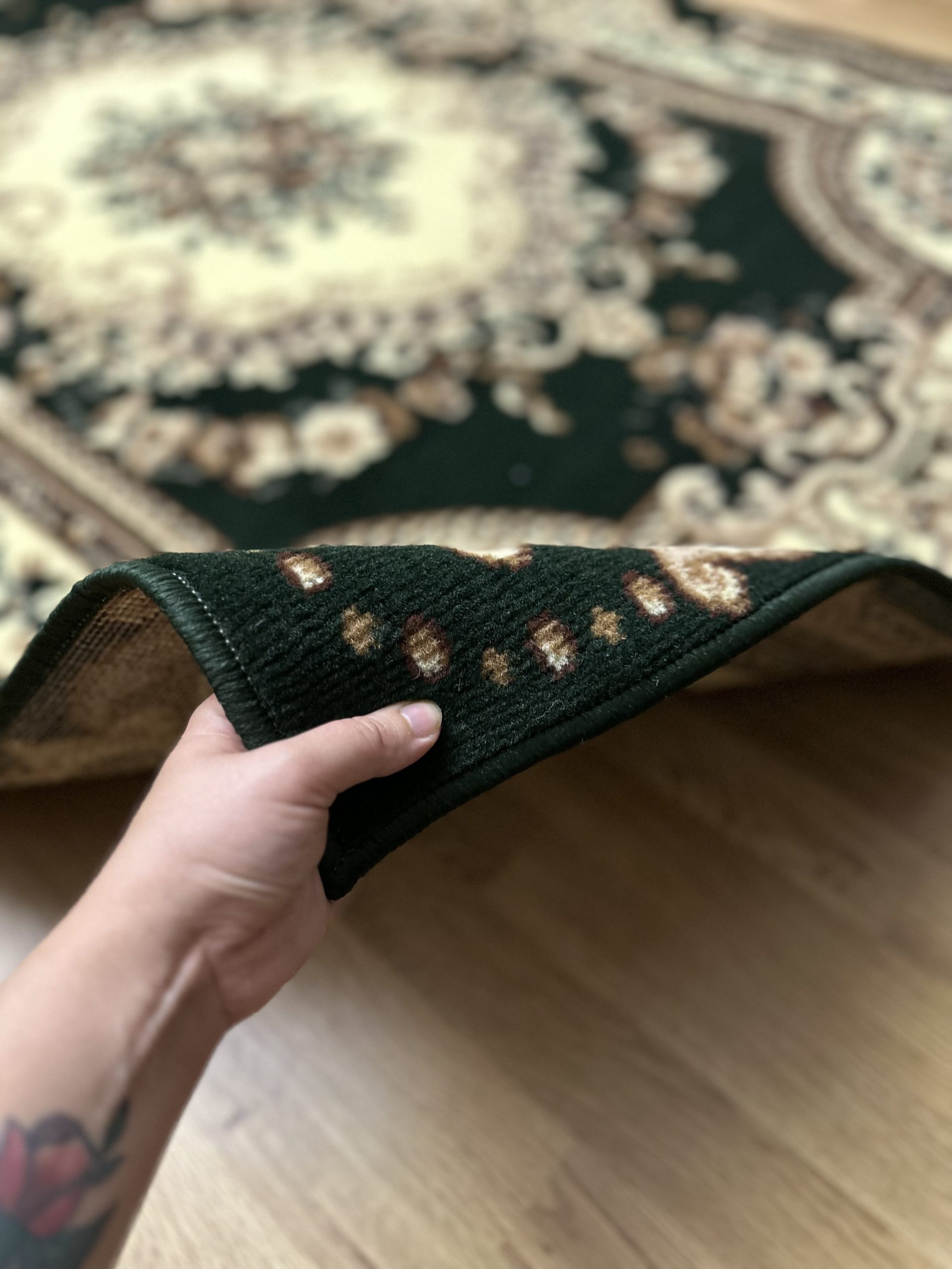 Класичний килим з низьким ворсом Gold 047/32