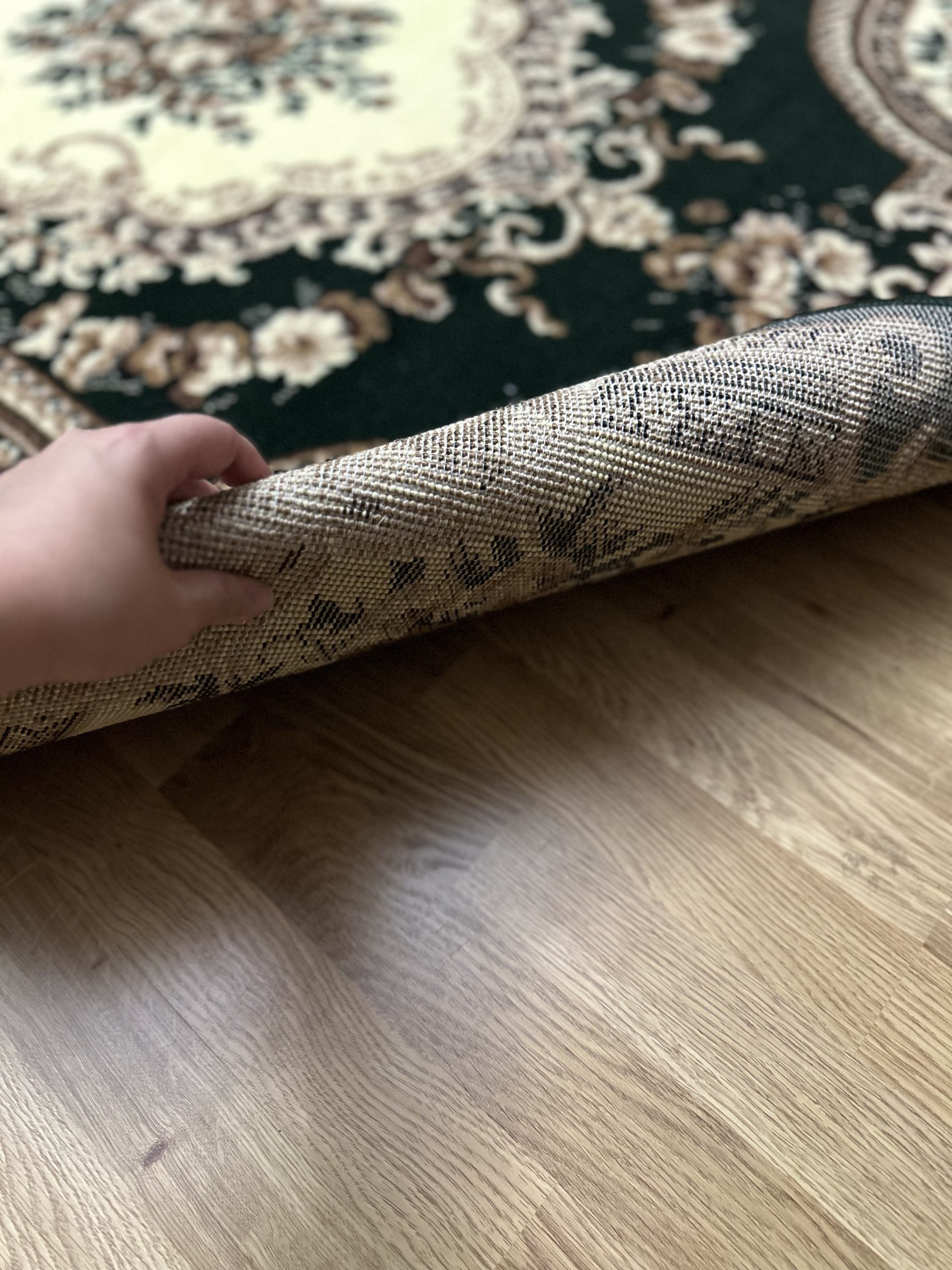 Класичний килим з низьким ворсом Gold 047/32