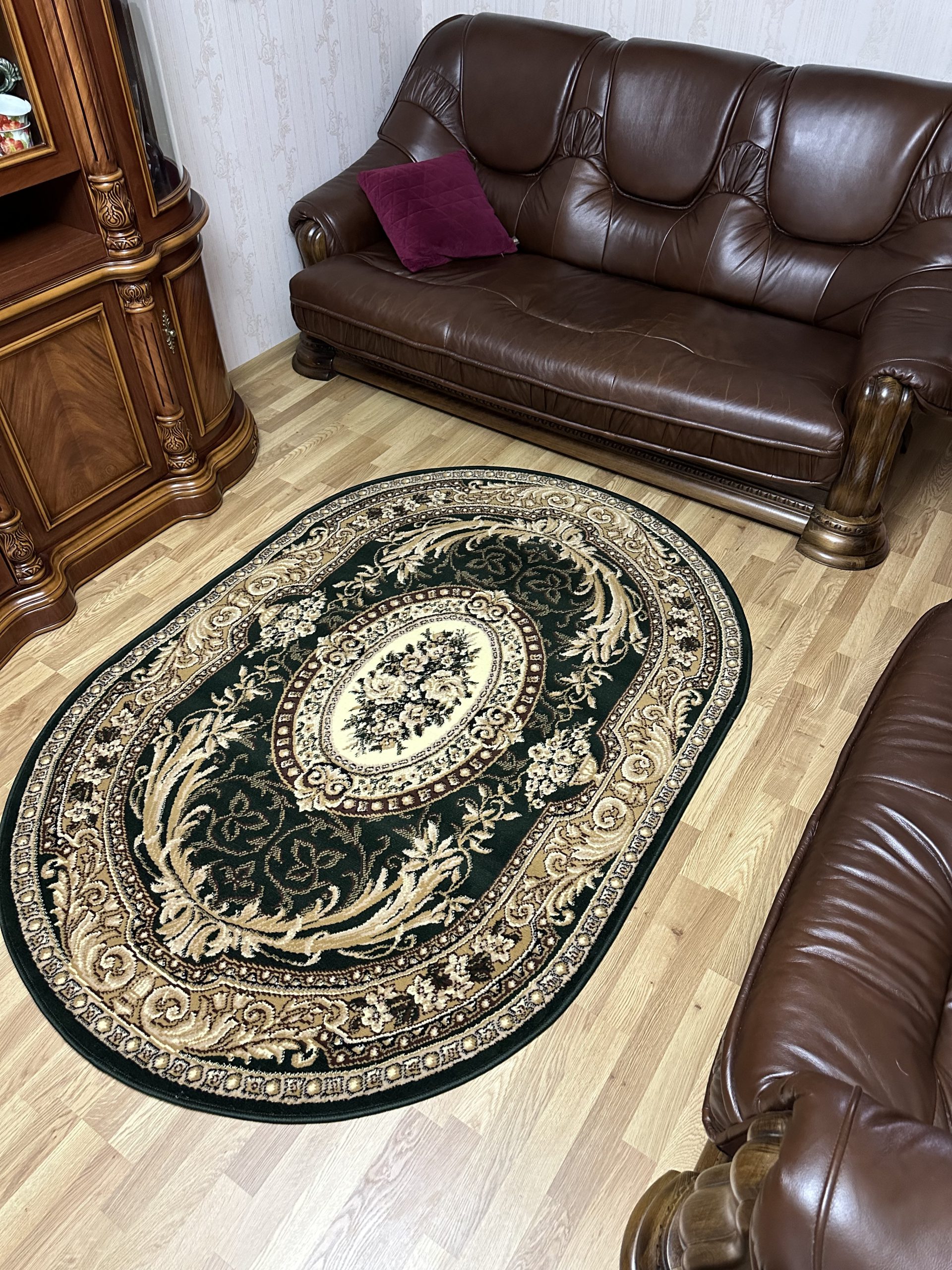 Класичний килим з низьким ворсом Gold 042/32