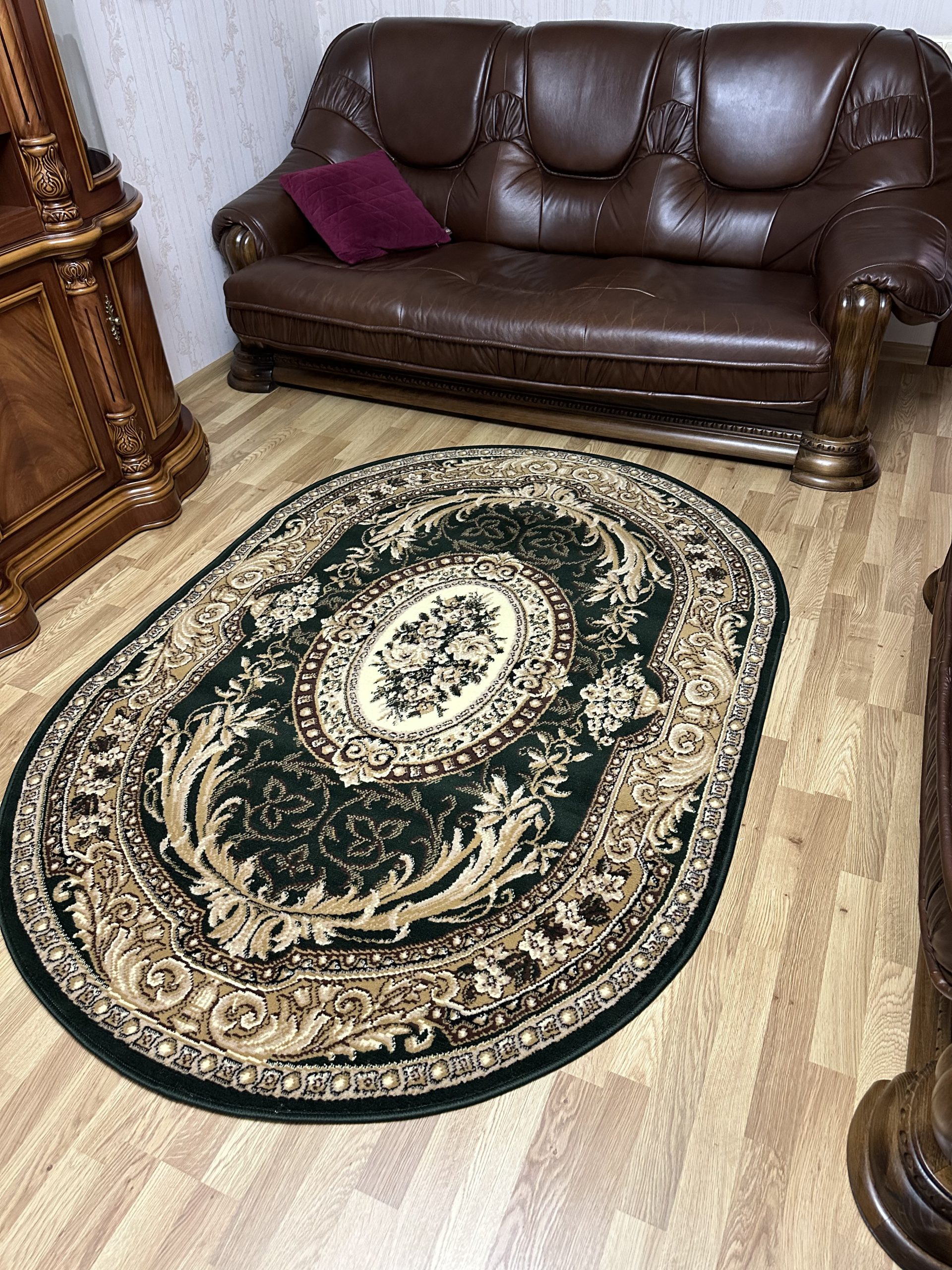 Класичний килим з низьким ворсом Gold 042/32