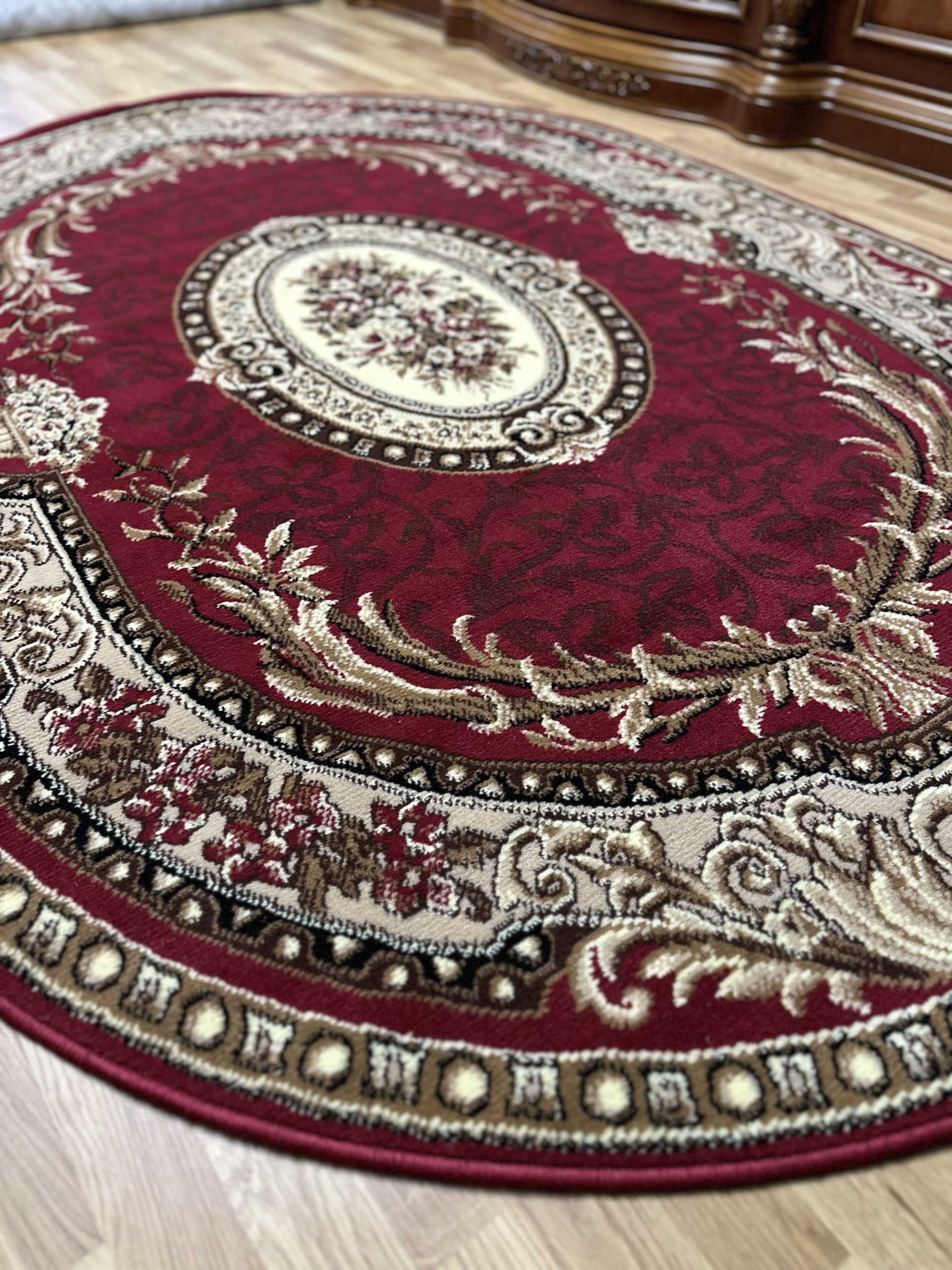 Класичний килим з низьким ворсом Gold 042/22