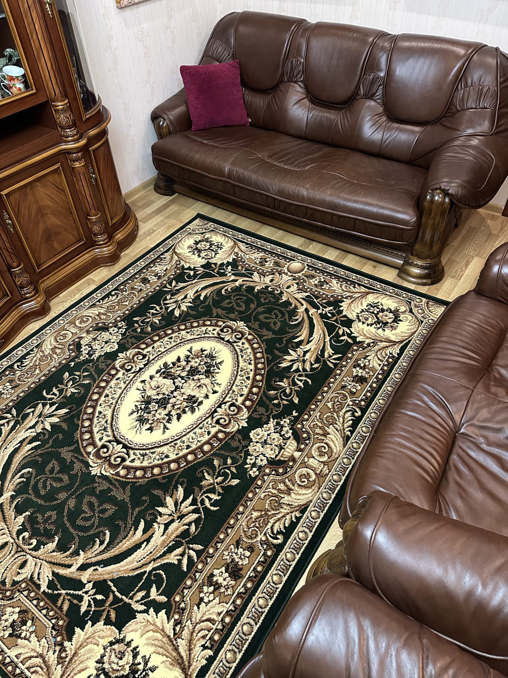 Класичний килим з низьким ворсом Gold 042/32