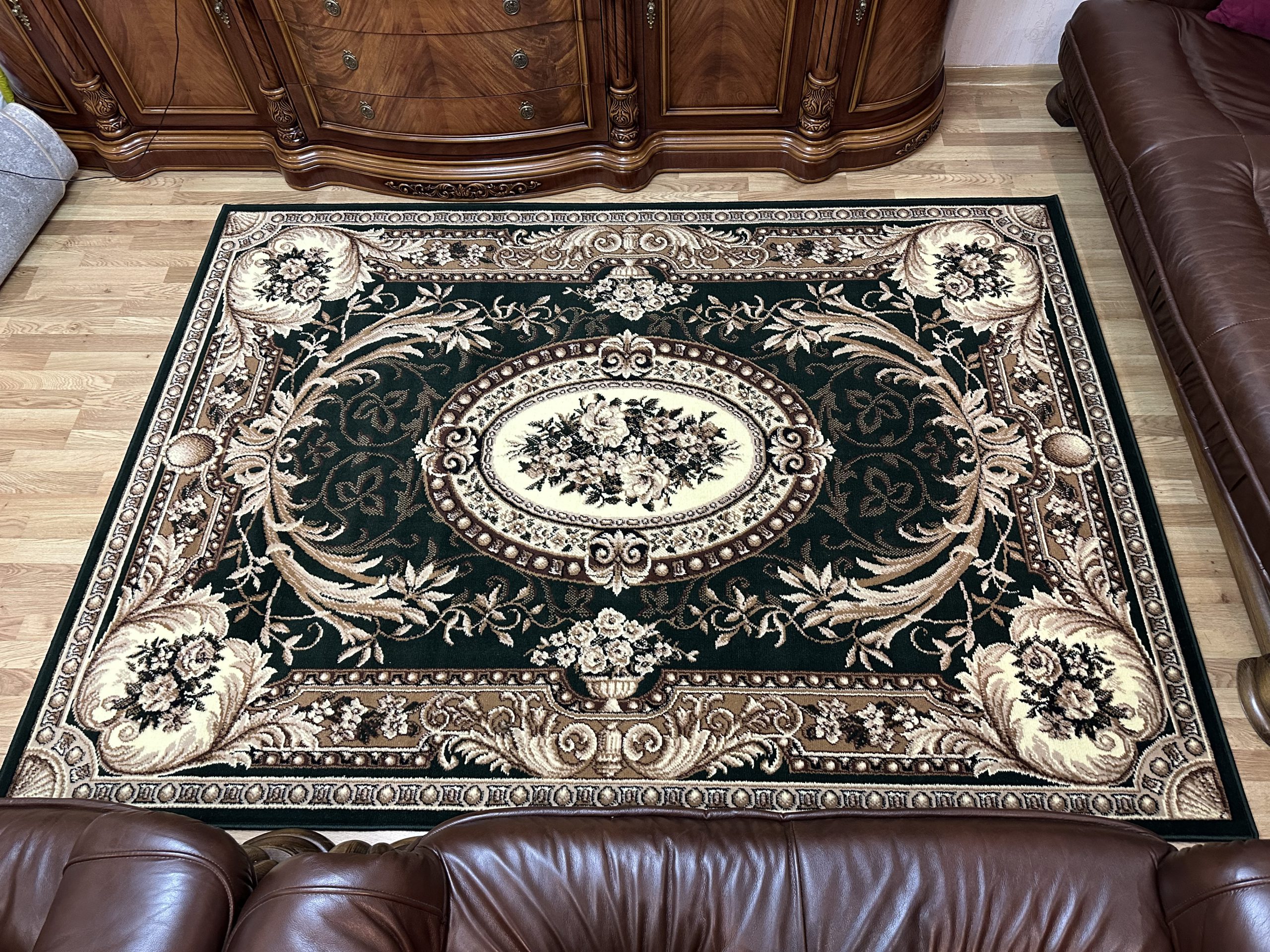 Класичний килим з низьким ворсом Gold 042/32