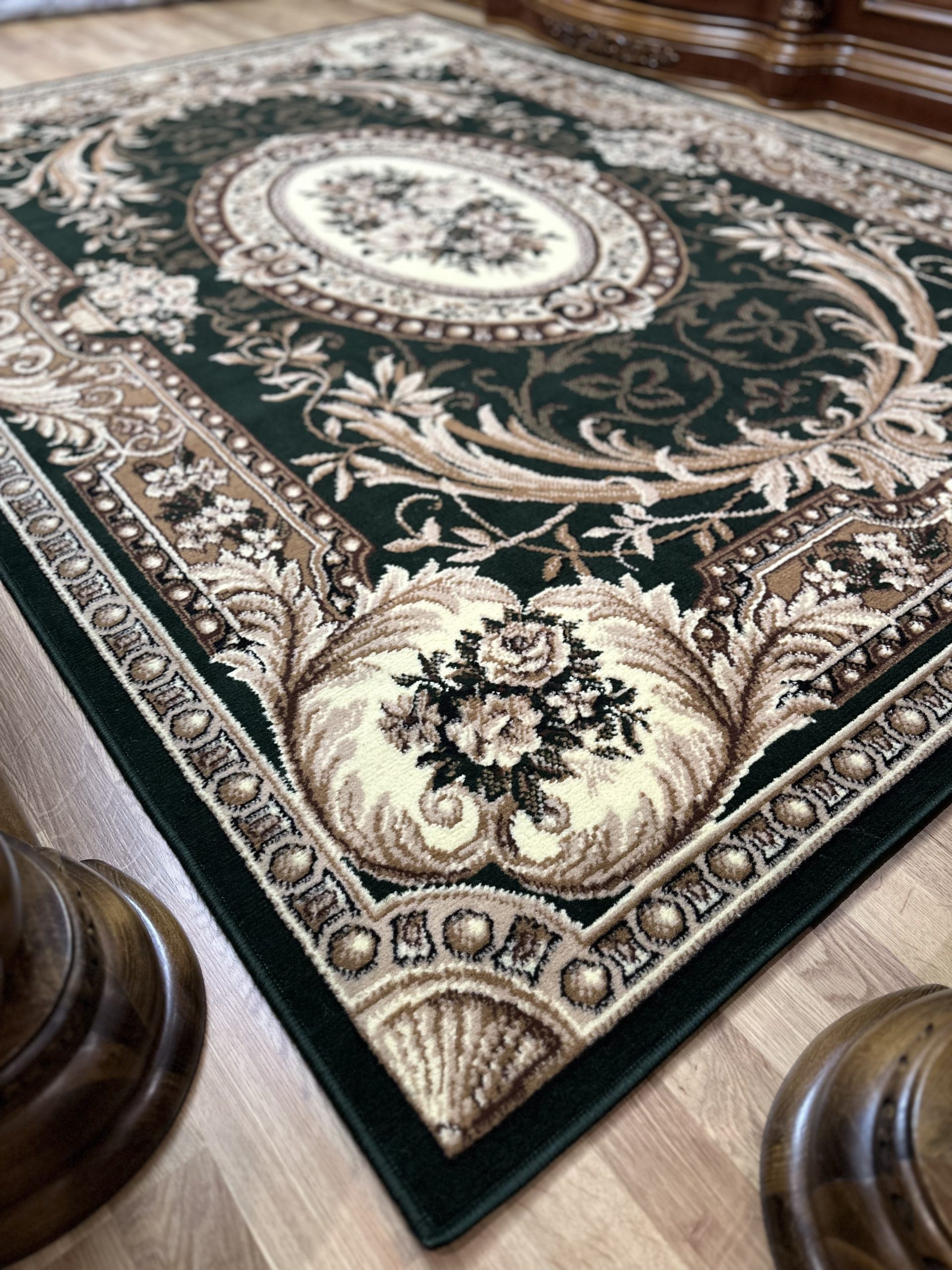 Класичний килим з низьким ворсом Gold 042/32