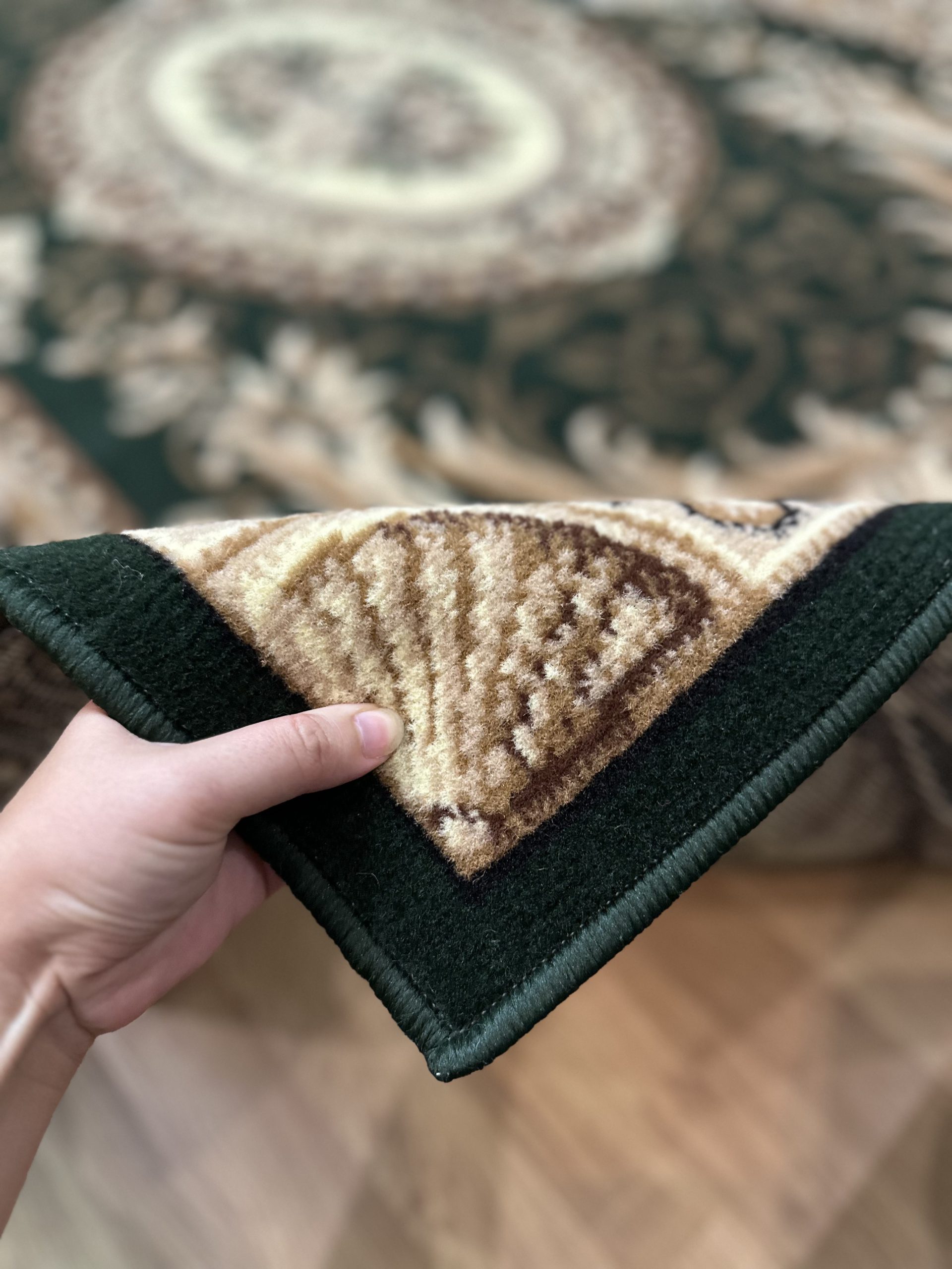 Класичний килим з низьким ворсом Gold 042/32